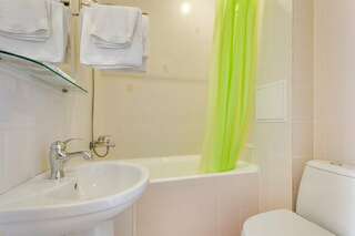 Гостиница На Мирном Обнинск Двухместный номер с 2 отдельными кроватями-4